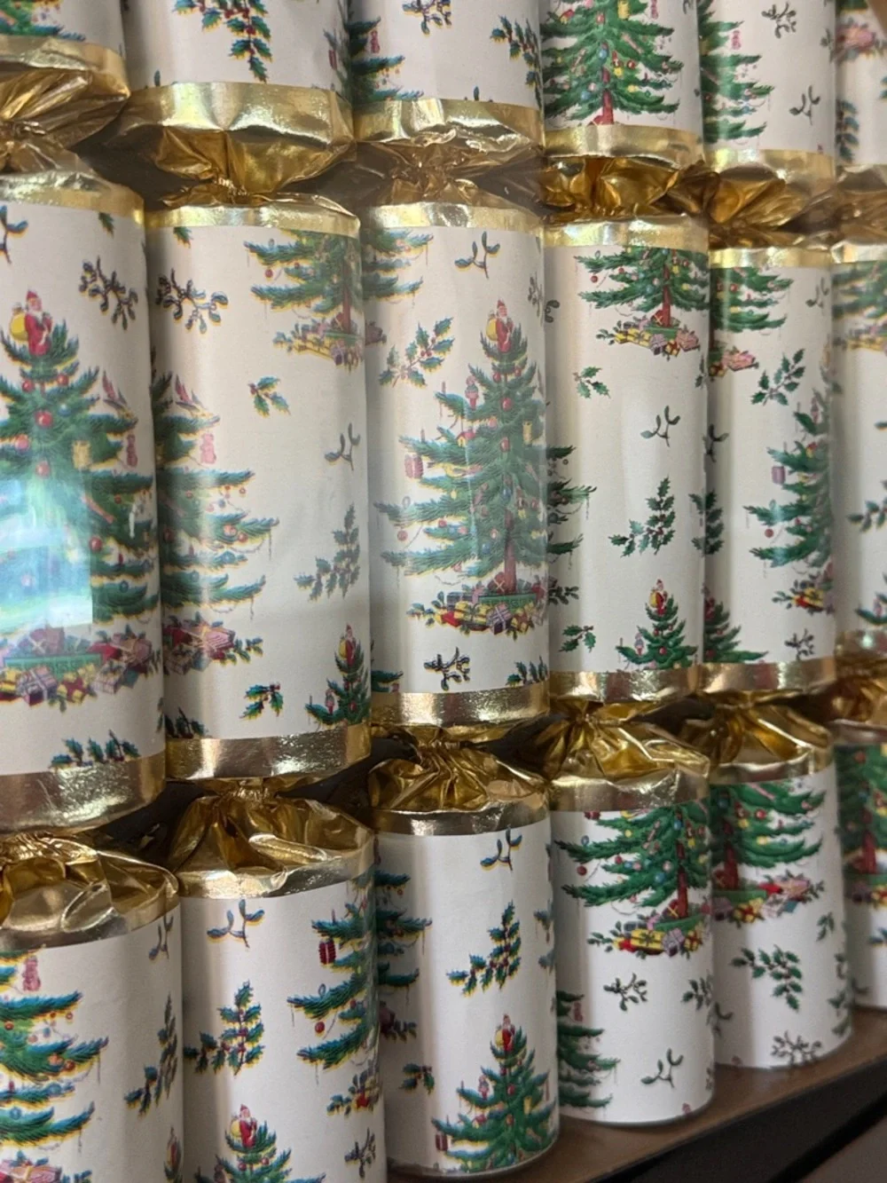 Spode White & Green Christmas Tree Holiday Crackers with Gold Accents